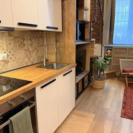 Stylish Nolo Loft - Workstation In A 1910 Charm *